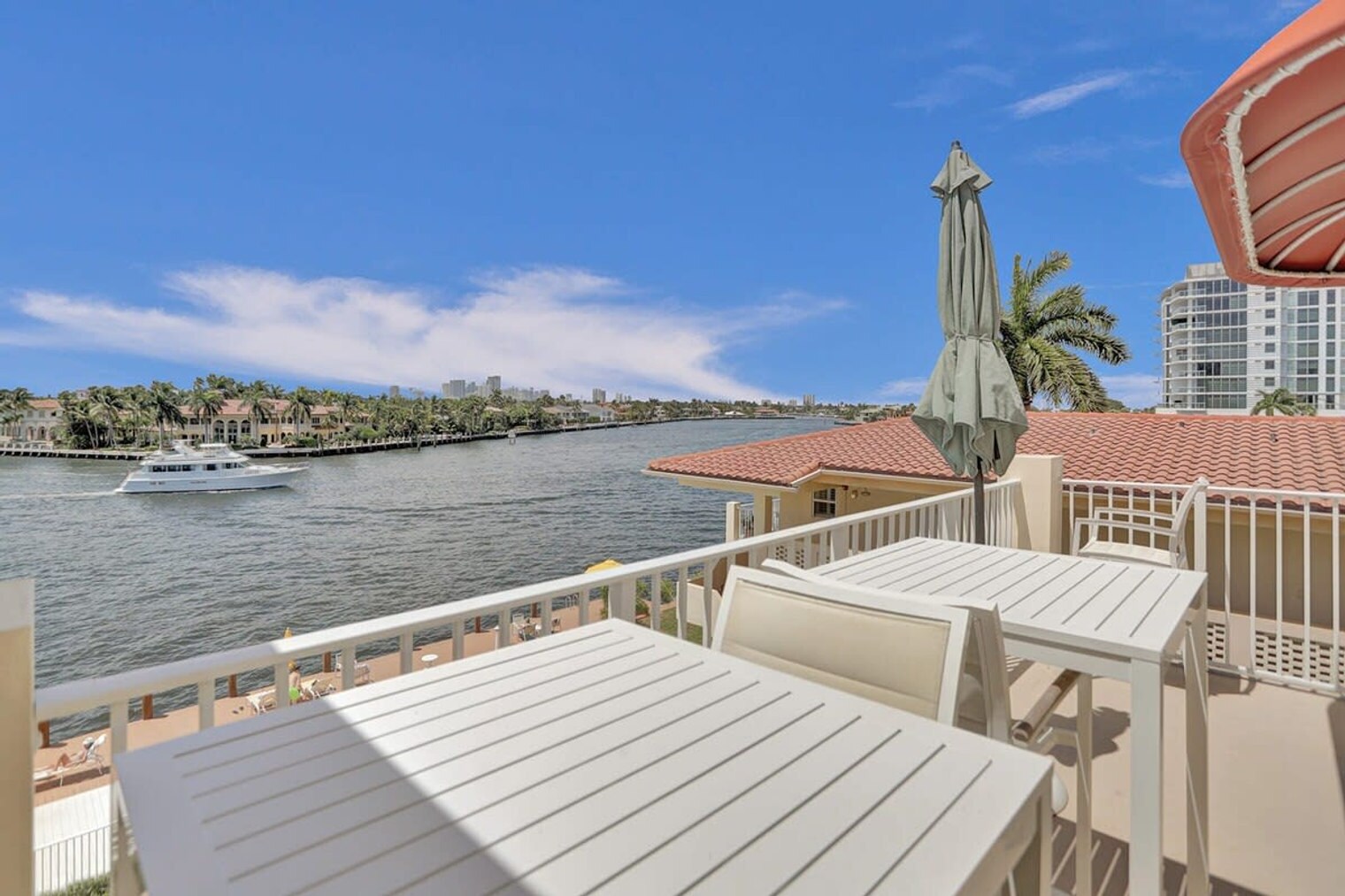 Building Photo - 2908 Bayshore Dr