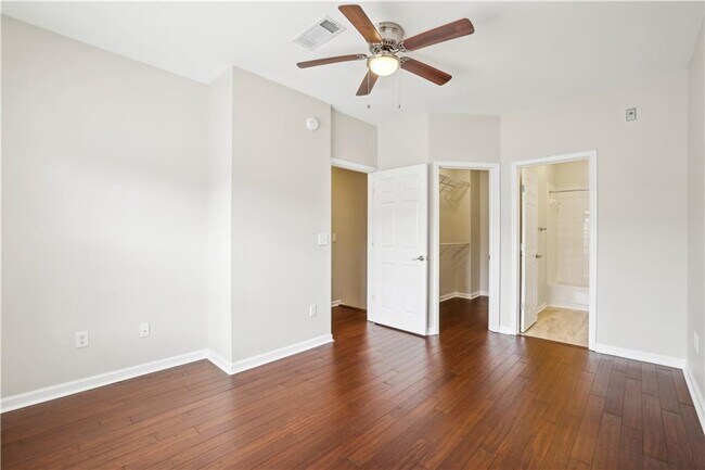 Building Photo - 7110 Woodland Ln