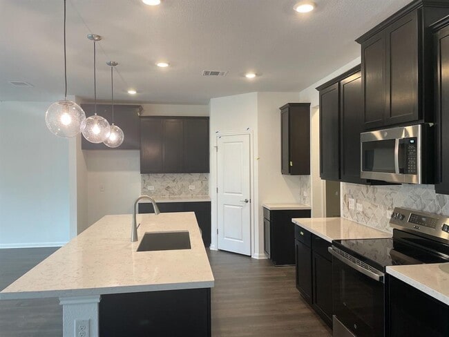 Building Photo - 116 Diorite Dr