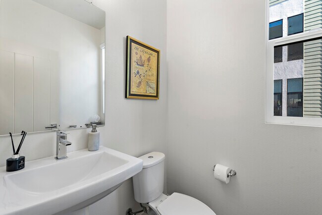 Half bath - 1651 Topanga