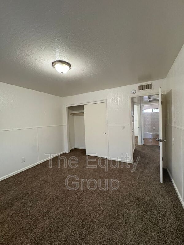 Building Photo - 810 S Court St