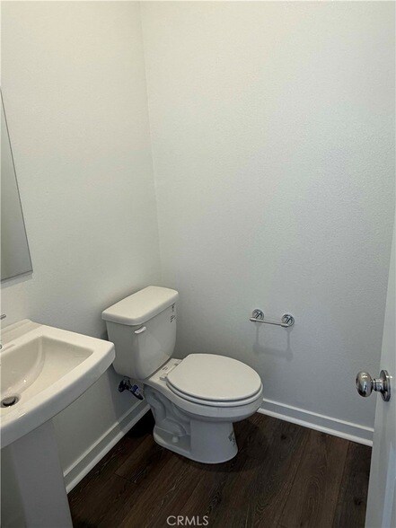 Building Photo - 32879 Manhattan Ave