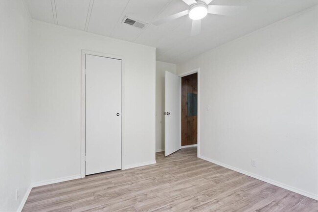 Building Photo - 23393 Nameless Rd