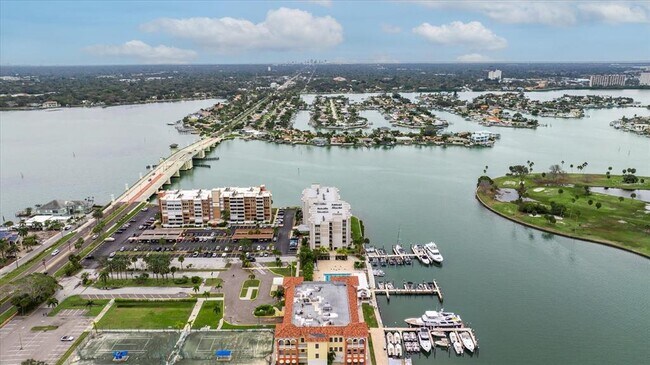 Building Photo - 450 Treasure Island Causeway