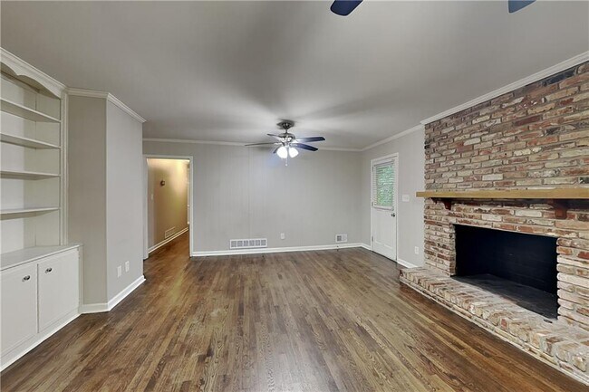 Building Photo - 1250 Ridgefield Dr