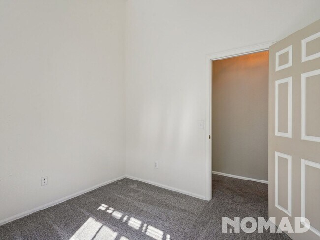 Building Photo - 1130 Samuel Point