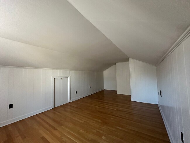 Building Photo - Call Amanda Tate at (757)289-6810 for more information