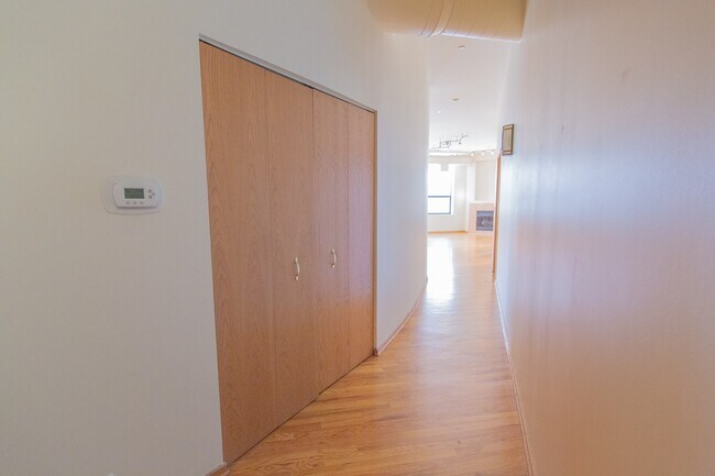 Building Photo - 910 S Michigan Ave