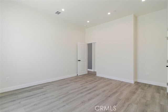 Building Photo - 10654 Nassau Ave