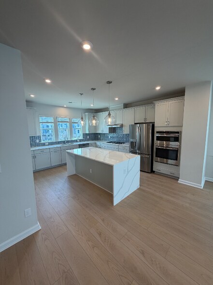 Building Photo - 1044 Zelkova Ln