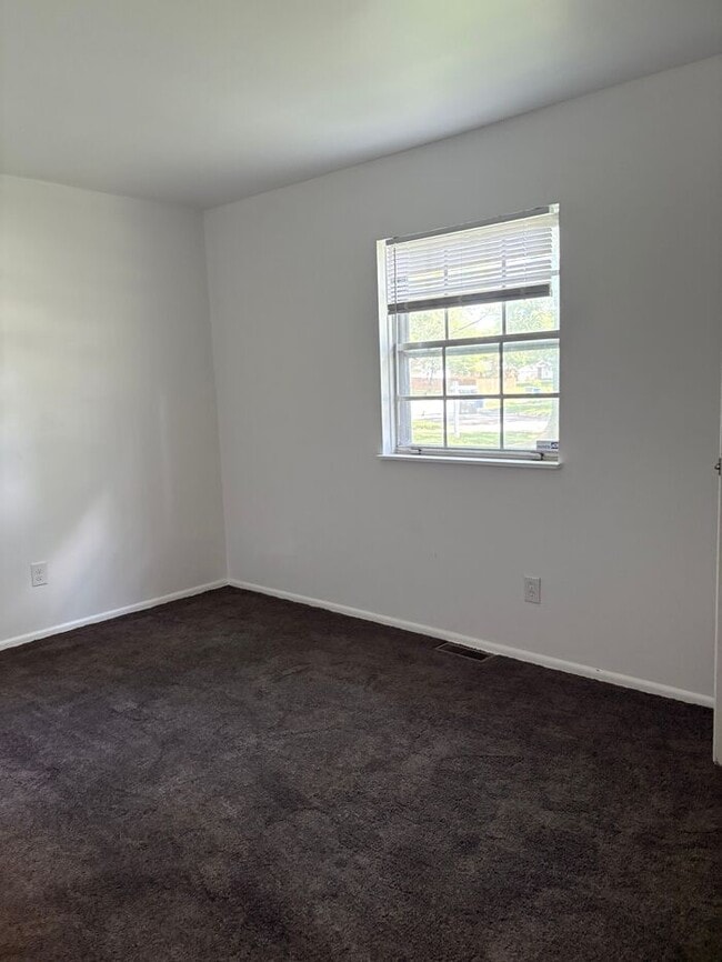 Building Photo - Charming 3 beds 2 baths in Columbus!