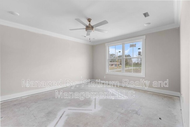 Building Photo - 166 Sango Dr