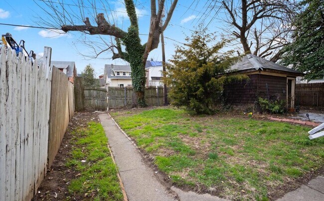 Building Photo - 237 Ardmore Ave