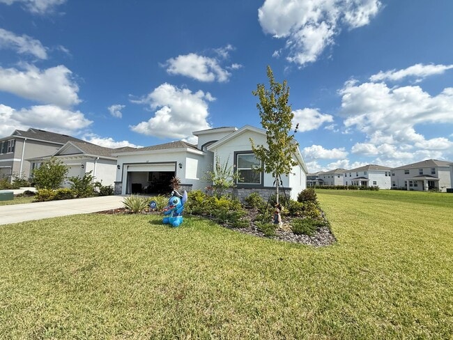 Building Photo - 4 Bedrooms, 2.5 Baths Coming Soon!