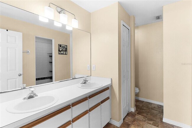 Building Photo - 40045 Palm St