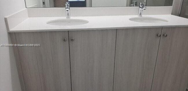 Building Photo - 5590 Carrara Dr