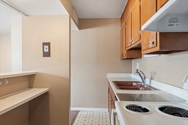 Building Photo - 117 S Elder Ln