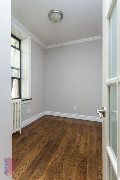 Building Photo - 330 E 35th St