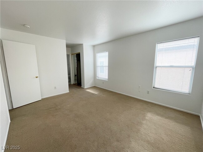 Building Photo - 1245 Orchard View St