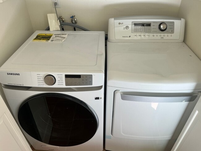 Building Photo - NEW YEAR NEW HOME! Amazing North Bay Oasis in coveted area of East Santa Rosa w/outdoor pool and ...