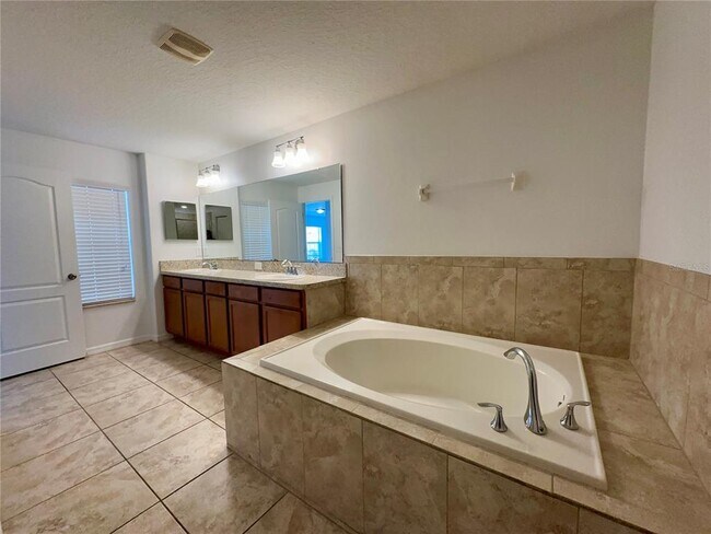 Building Photo - 3606 Rodrick Cir