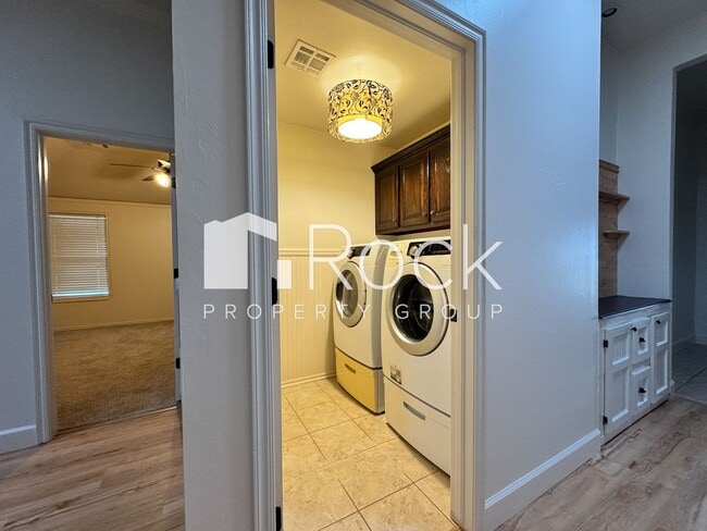 Building Photo - 3 Bed/2 Bath Edmond Home **AMAZING Locatio...