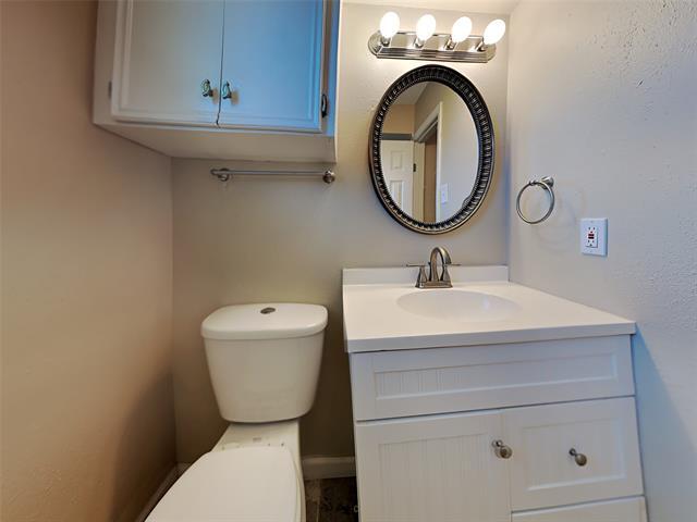 Building Photo - 3411 Old Oaks Dr