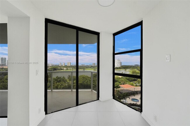Building Photo - 20281 E Country Club Dr