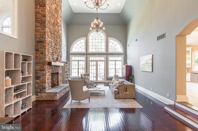 Building Photo - 2115 Pony Trail Dr