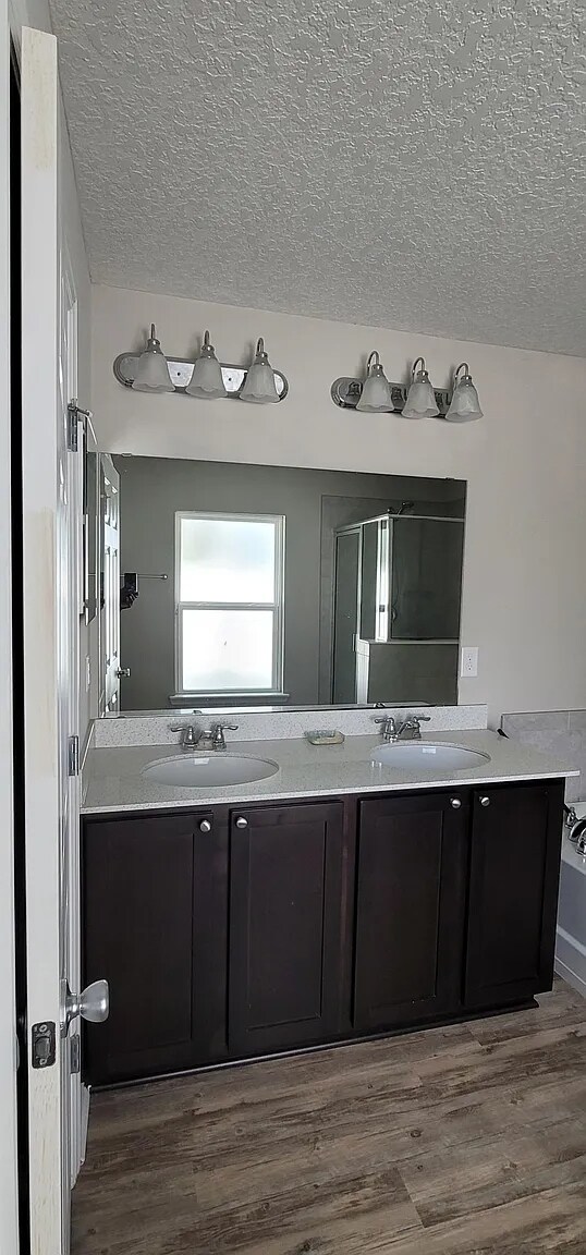 Building Photo - 7747 Sunnydale Ln