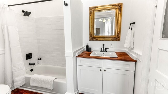 Building Photo - 319 E Anderson St