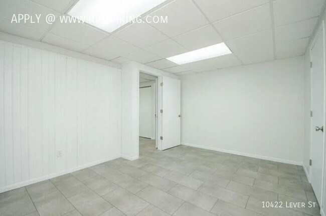 Building Photo - 3br 2ba 1cg ~ Security Deposit Free Altern...