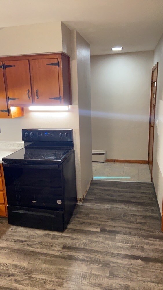 Building Photo - 536 S Main St