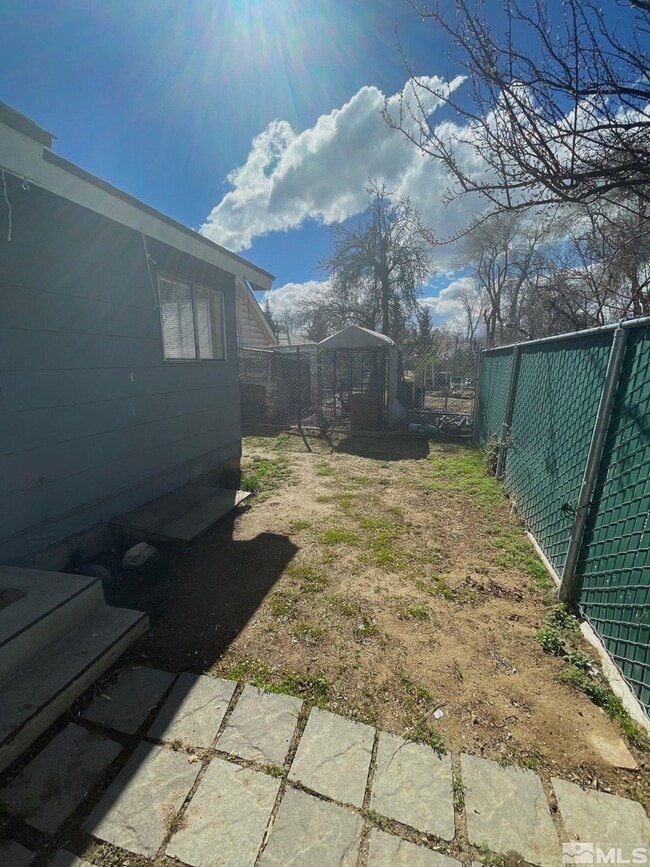 Building Photo - 854 G St