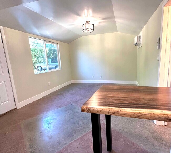 Building Photo - 119 S Alvarado St