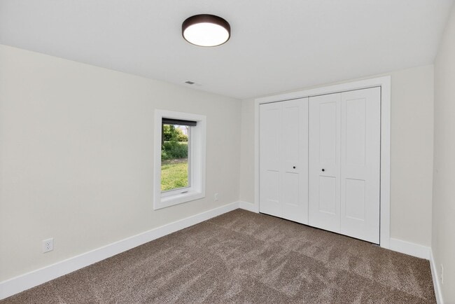 Building Photo - Newly Updated!! 3 Bedroom, 1 Bathroom Home in Des Moines!