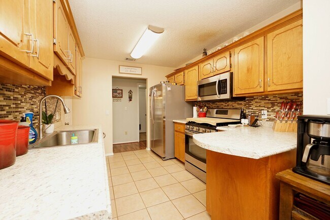 Building Photo - Bluewater Bay Four Bedroom House