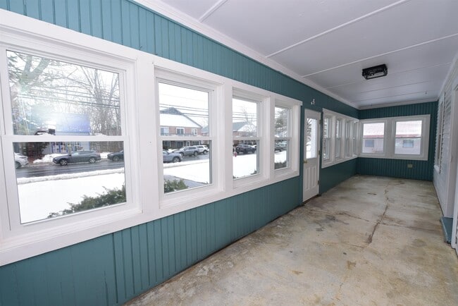 Building Photo - 2535 White Mountain Hwy