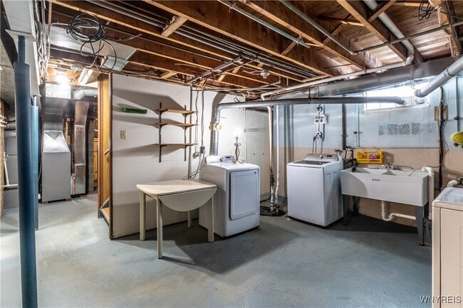 Building Photo - 194 Boncroft Dr