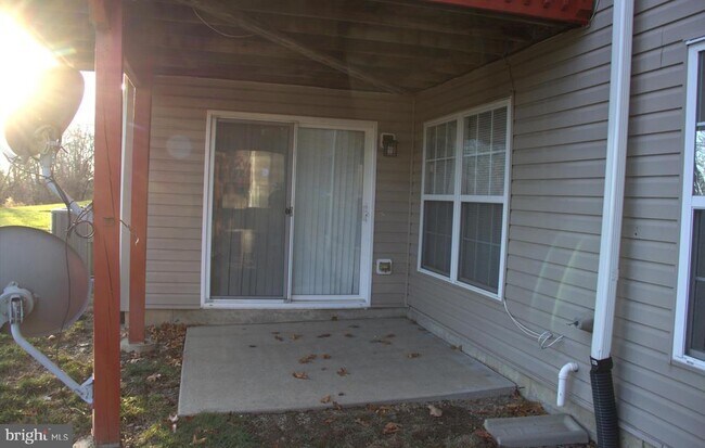 Building Photo - 506 Quincy St