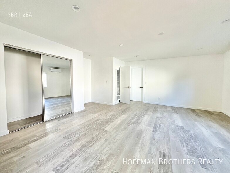 Building Photo - 2429 W Ave 33