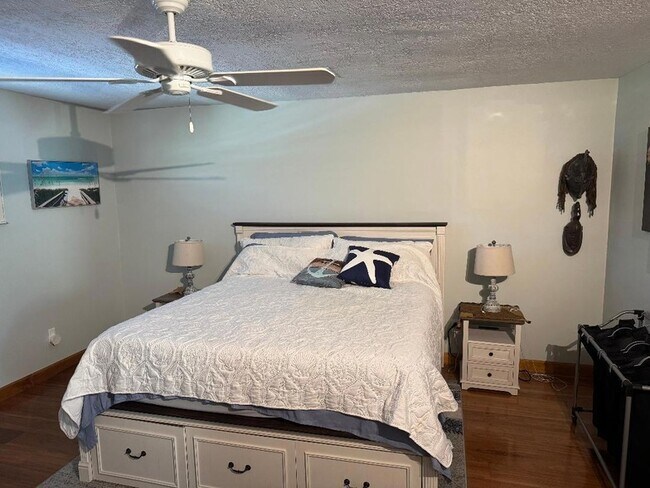 Building Photo - 409 Fernandina St