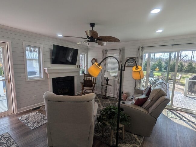 Building Photo - 4125 Spruce St