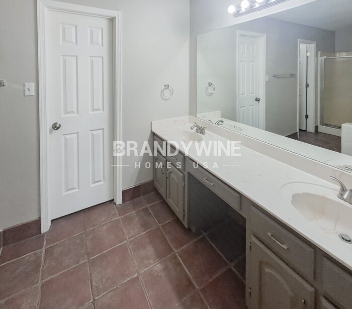 Building Photo - 7120 La Casa Dr