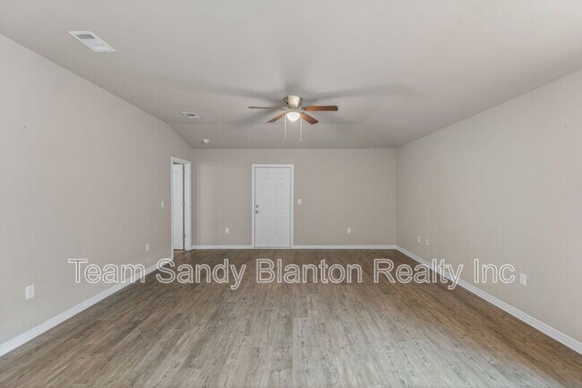 Building Photo - 3210 Electra Dr