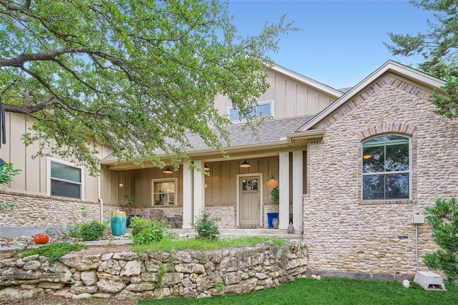 Building Photo - 21825 Briarcliff Dr