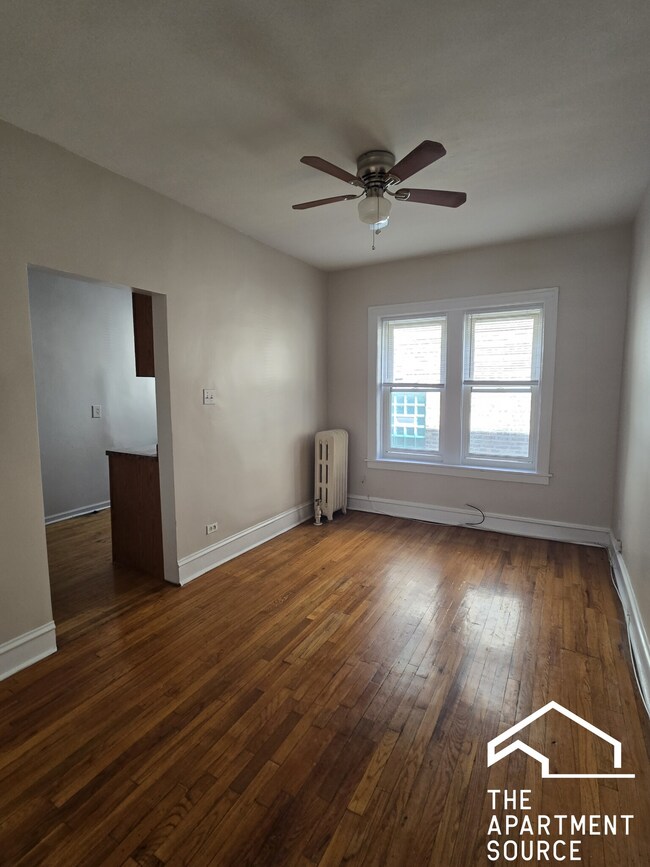 Building Photo - 1366 W Estes Ave