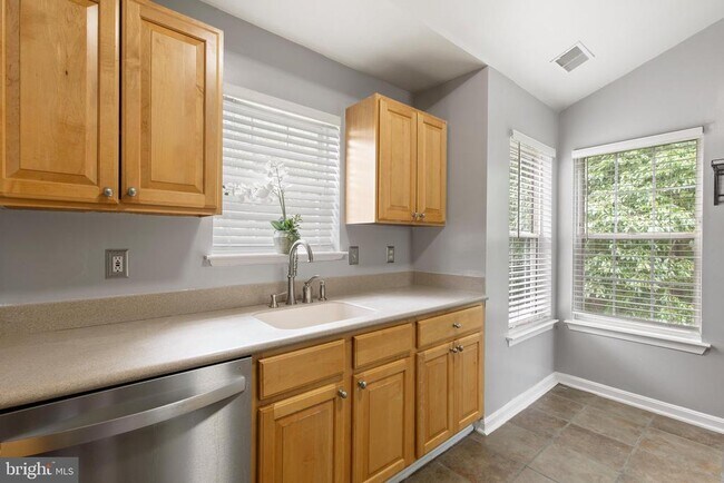 Building Photo - 15605 Everglade Ln