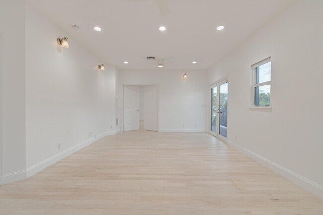 Building Photo - 21 Oceanview Dr