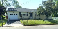 Building Photo - 211 Ridge Ave